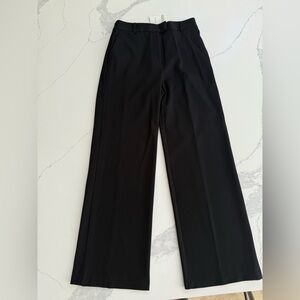 J. McLaughlin black cotton with stretch black pant. Size 4. NWT